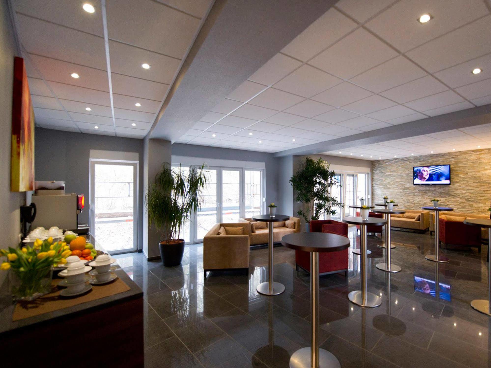Design-Konferenzhotel & Restaurant Steinernes Schweinchen Kassel Exteriör bild